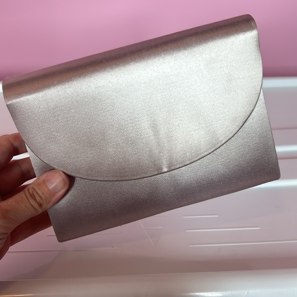 Satin clutch - Picture 2 of 6
